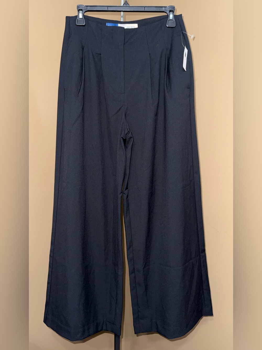 NWT OLD NAVY Extra high-rise super Wide-Leg Dress Pants. Size 6 Petite.